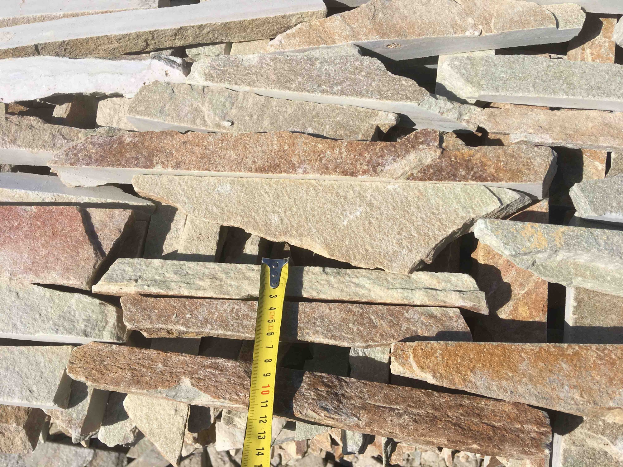 Горбушка златолит золотистый для облицовки купить в Ликино-Дулёво