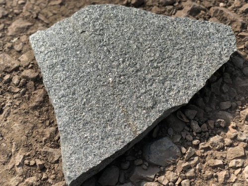 Плитняк златолит Уральский для цоколя, отмостки купить в Ликино-Дулёво