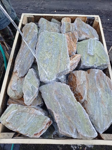 Златолит жёлтый, жёлто-зелёный глыбки и валуны для ланшафтного дизайна купить в Ликино-Дулёво