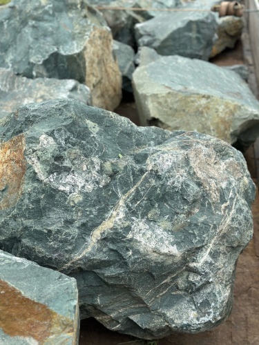 Камни для ландшафтного дизайна зелёные 10-60 килограмм купить в Ликино-Дулёво