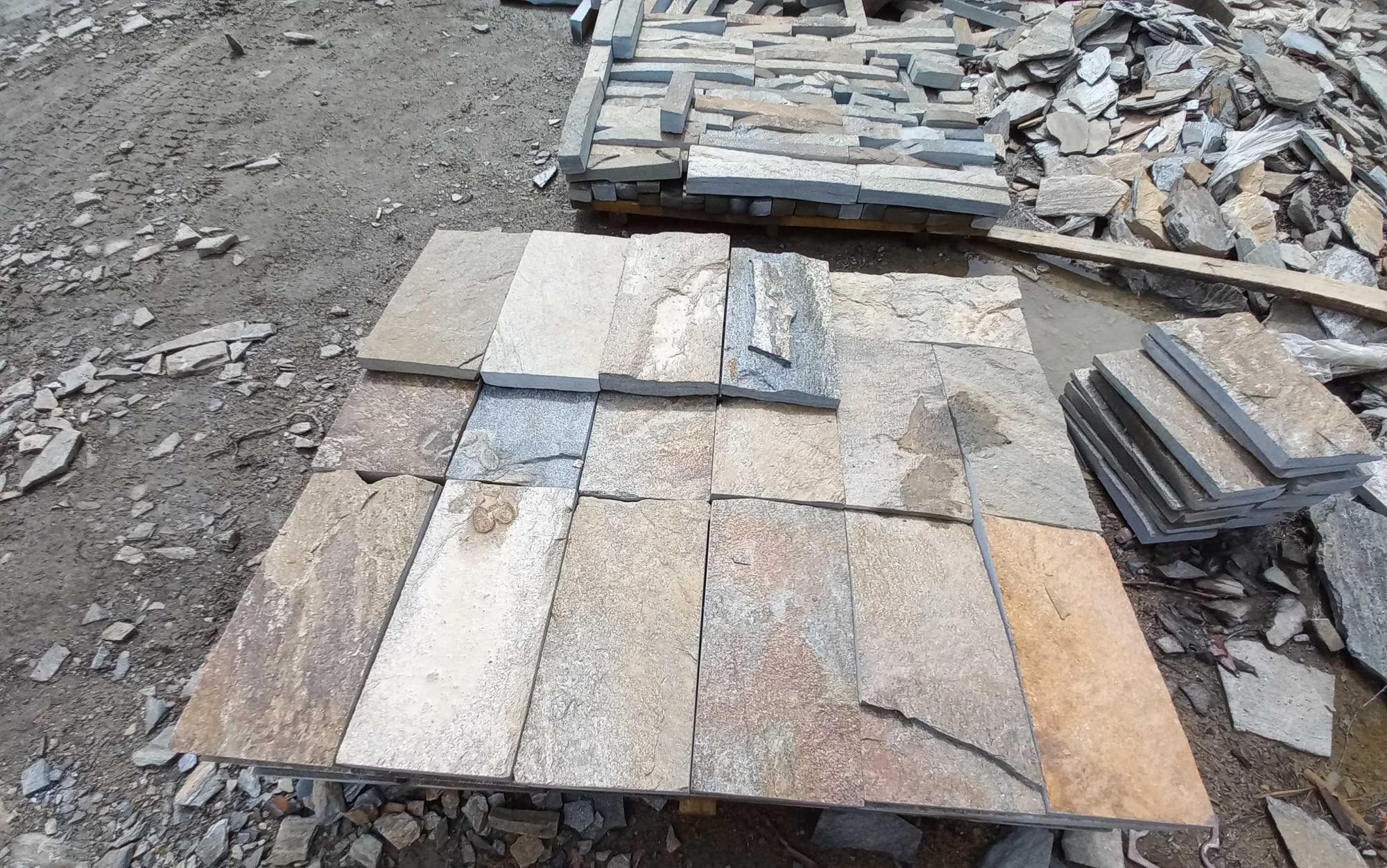 Плитка пилёная златолит Уральский для цоколя, отмостки купить в Ликино-Дулёво