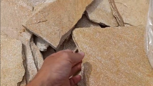 Плитняк златолит жёлтый золотистый для отмостки купить в Ликино-Дулёво