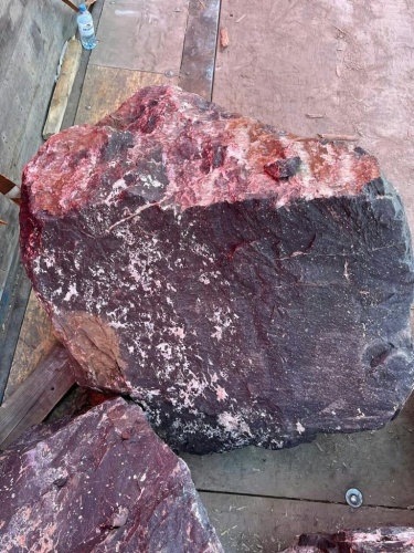 Камни для ландшафтного дизайна красно-фиолетовые 10-60 килограмм купить в Ликино-Дулёво