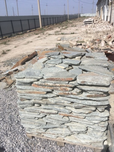 Златолит серебристый галтованный для лестниц купить в Ликино-Дулёво