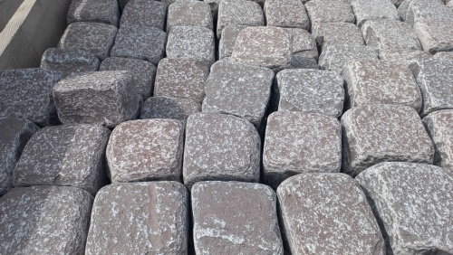 Брусчатка лемезит бордовый колото-галтованная