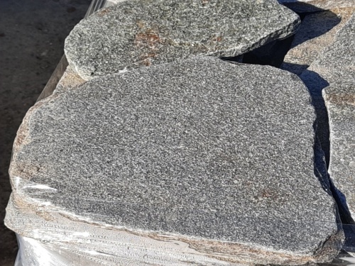 Златолит серебристый галтованный для лестниц купить в Ликино-Дулёво