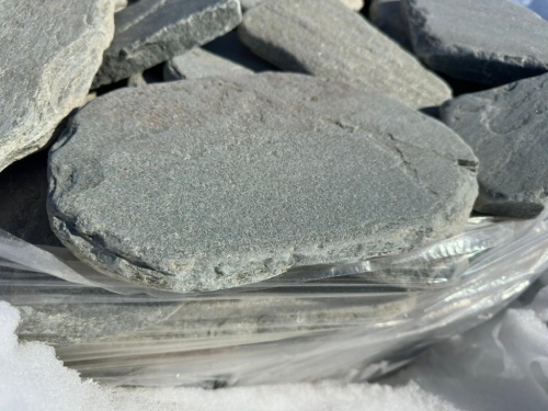 Плитняк златолит зелёный галтованный для мощения на бетон купить в Ликино-Дулёво